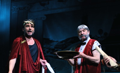 Romulus Veliký, komedie antických rozměrů