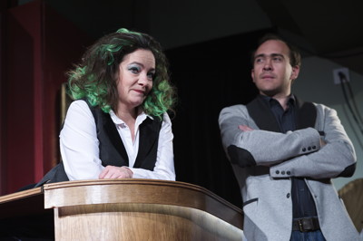 Drž mě pevně, miluj mě zlehka