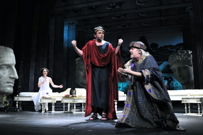 Romulus Veliký, komedie antických rozměrů