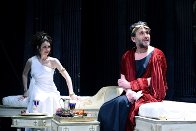 Romulus Veliký, komedie antických rozměrů