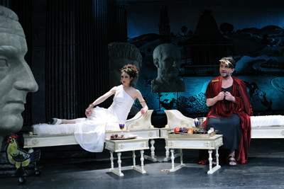 Romulus Veliký, komedie antických rozměrů