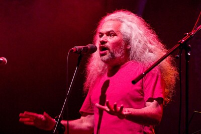 Fyzické básnictví – Od dávných začátků po žhavou současnost