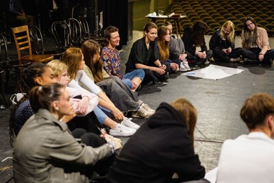 Divadlo je metafora - projektový den v divadelním zákulisí