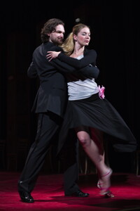 Drž mě pevně, miluj mě zlehka