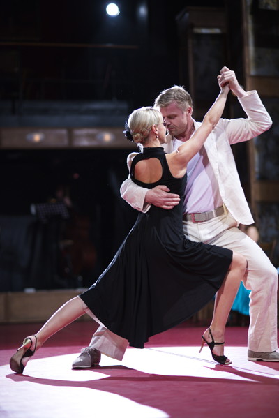 Drž mě pevně, miluj mě zlehka