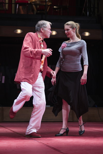 Drž mě pevně, miluj mě zlehka