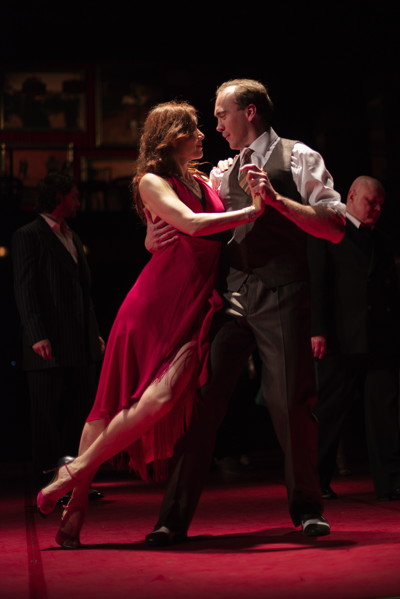 Drž mě pevně, miluj mě zlehka