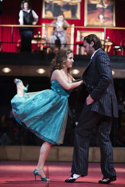 Drž mě pevně, miluj mě zlehka