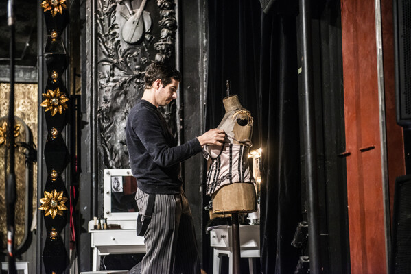 Kostým musí sloužit! O inscenaci Dr. Johann Faust, Praha II, Karlovo nám. 40 s kostýmní výtvarnicí Sylvou Zimula Hanákovou