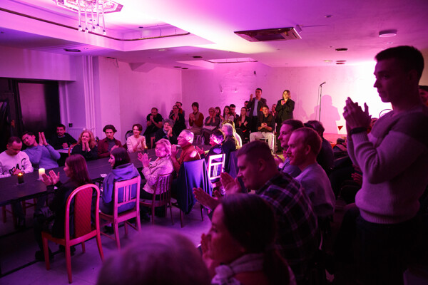 Přijměte pozvání na čtyřchodovou hostinu, vařit bude šéfkuchař Hlad!