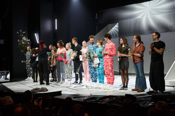 V Komedii zavládl Krásný nový svět