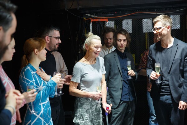 V Komedii zavládl Krásný nový svět