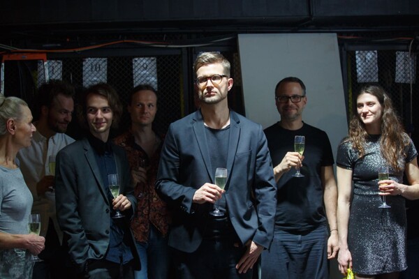 V Komedii zavládl Krásný nový svět