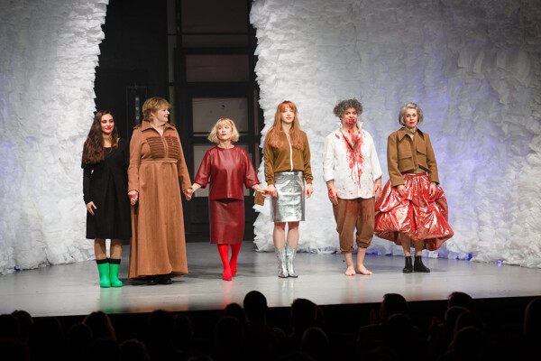 Tekoucí písky zaplavují Rokoko