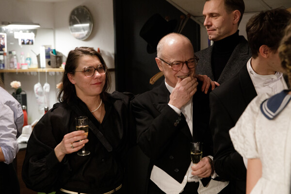 Matka a dcera v příběhu, kde se za sny platí tělem