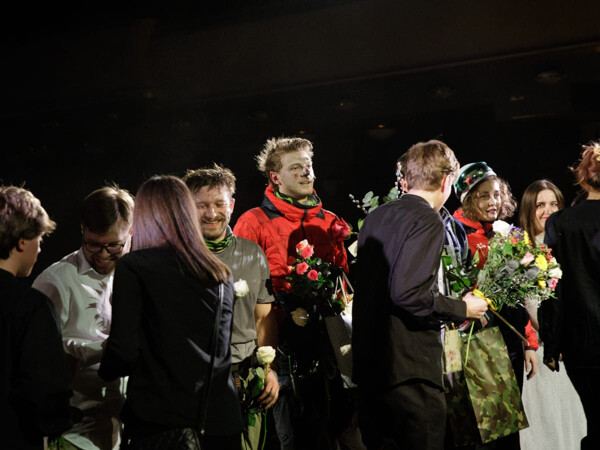 Dva přátelé a jedna hora: Dotknou se prázdna?