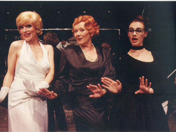 Zemřela Zdena Hadrbolcová