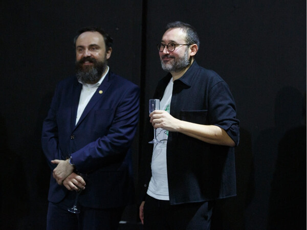 Orlando pátrá v Komedii po vlastní identitě