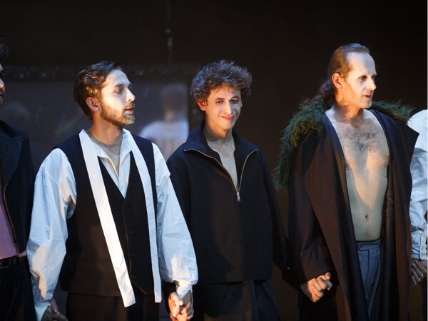 Orlando pátrá v Komedii po vlastní identitě