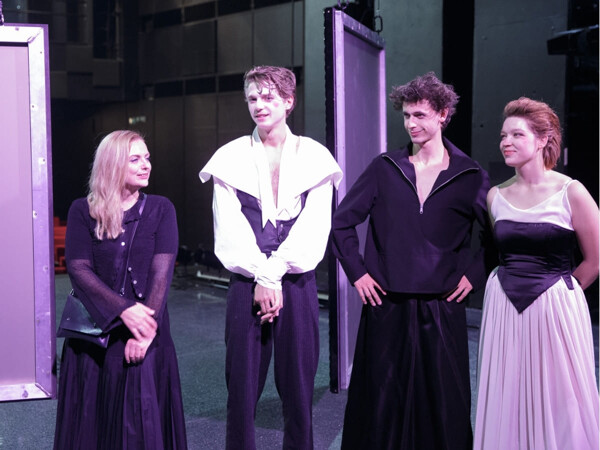 Orlando pátrá v Komedii po vlastní identitě