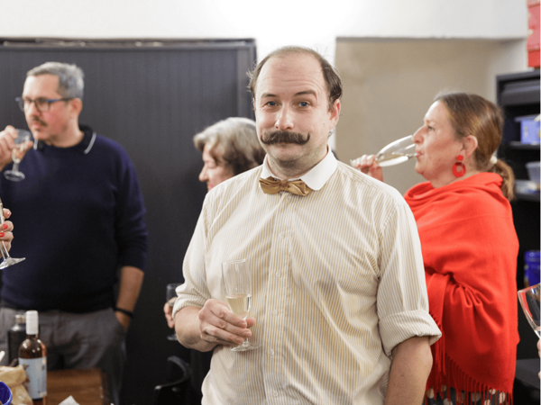 Přijměte pozvání na vánoční večírek u Čapků v Rokoku