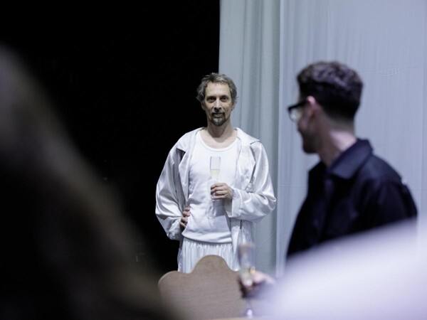 Je libo nakouknout na Oféliino OnlyFans?