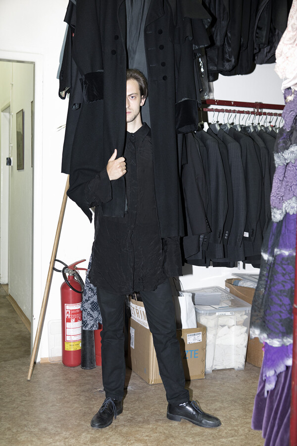 Vzhlédni, velké dílo začíná! Soubor a interiéry na nových fotografiích