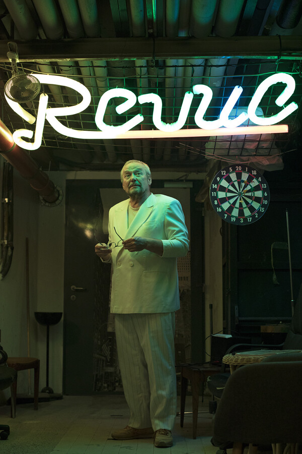 Vzhlédni, velké dílo začíná! Soubor a interiéry na nových fotografiích