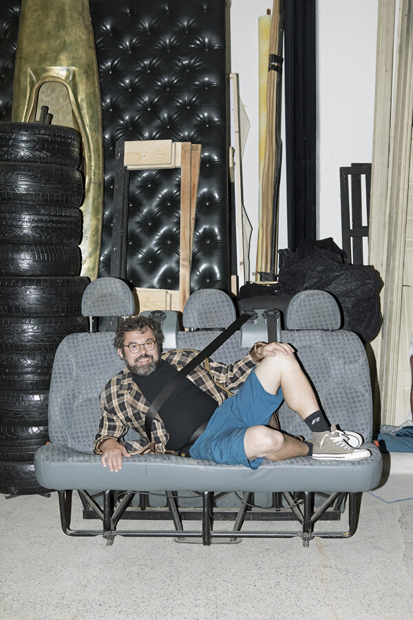 Vzhlédni, velké dílo začíná! Soubor a interiéry na nových fotografiích