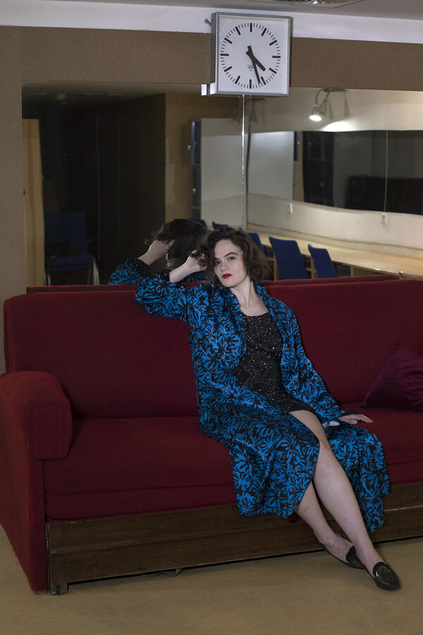 Vzhlédni, velké dílo začíná! Soubor a interiéry na nových fotografiích