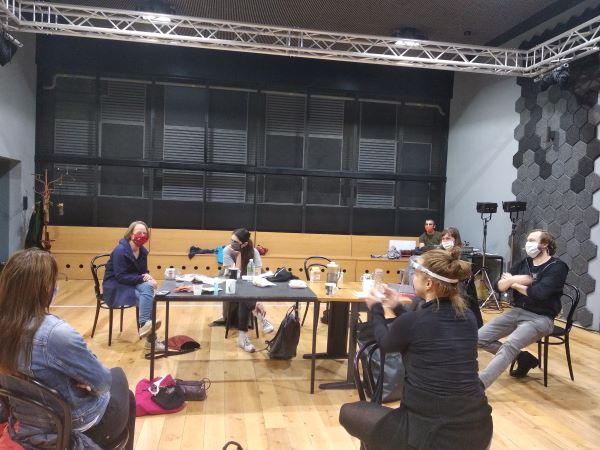 HRDINOVÉ POD KONTROLOU!