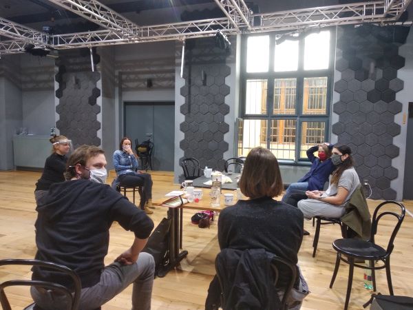 HRDINOVÉ POD KONTROLOU!